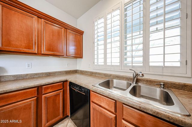 12679 W LOWDEN Road, Peoria, AZ 85383