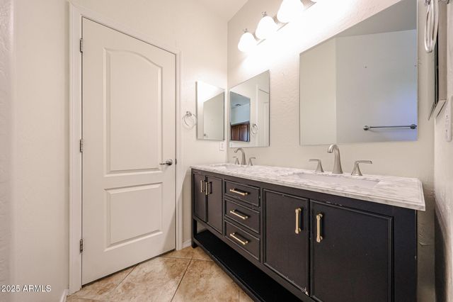 12679 W LOWDEN Road, Peoria, AZ 85383