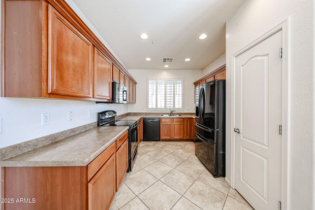 12679 W LOWDEN Road, Peoria, AZ 85383