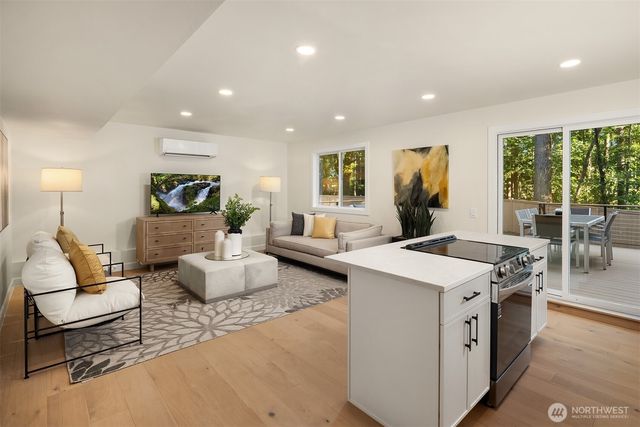 21229 NE 14th Place, Sammamish, WA 98074