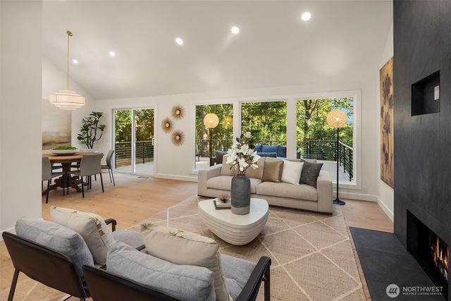 21229 NE 14th Place, Sammamish, WA 98074