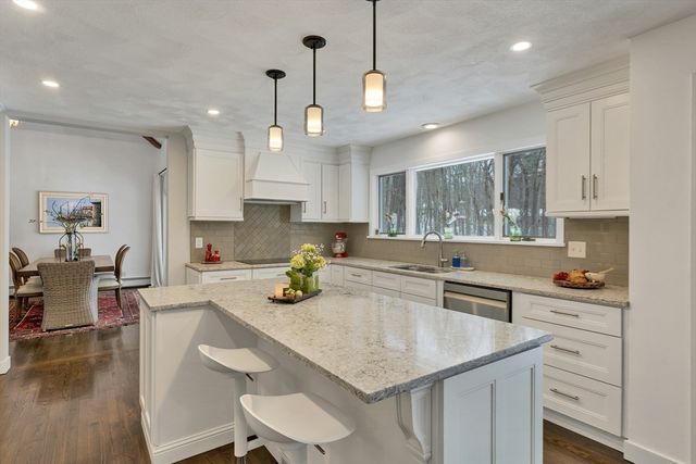 16 Fox Run Lane, Salem, NH 03079