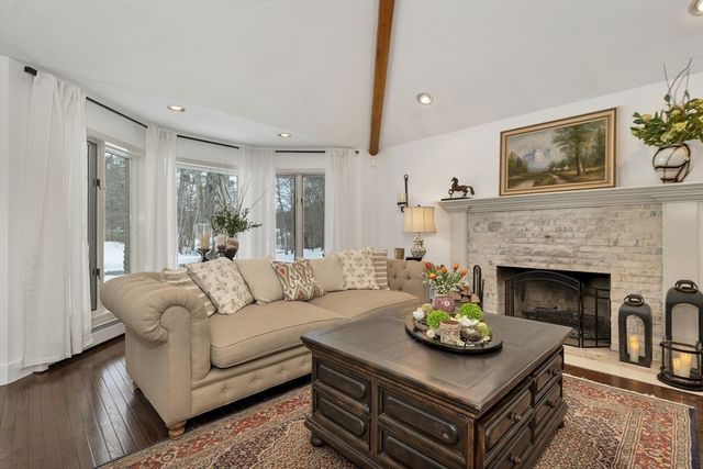 16 Fox Run Lane, Salem, NH 03079