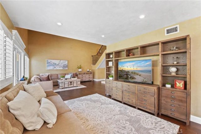 1571 W Tedmar, Anaheim, CA 92802