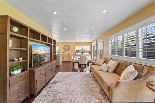 1571 W Tedmar, Anaheim, CA 92802