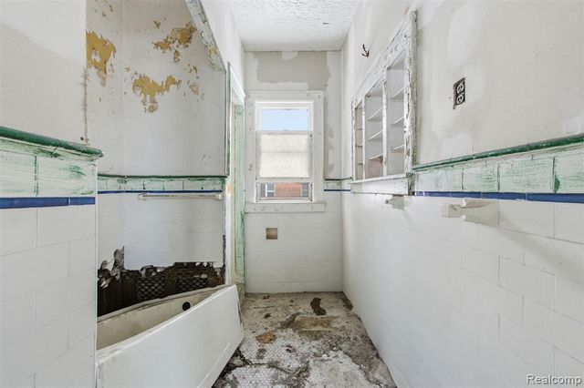 2952 Elmhurst Street, Detroit, MI 48206