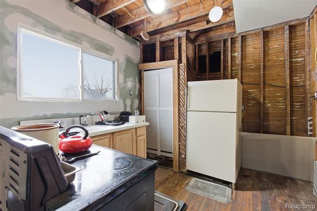 2952 Elmhurst Street, Detroit, MI 48206