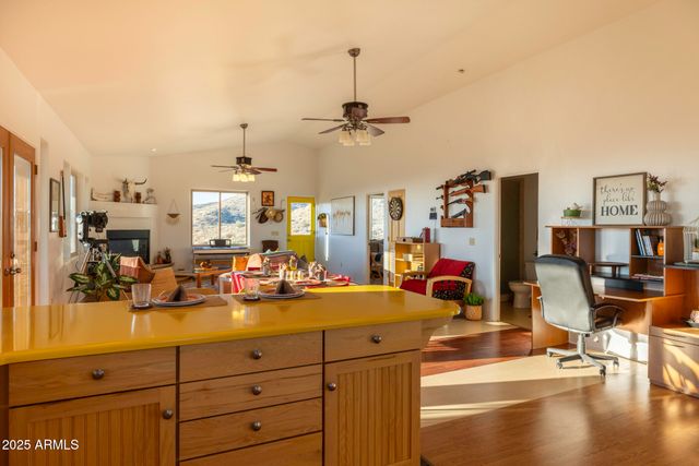 5975 W AURORA HILLS Road, Morristown, AZ 85342