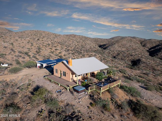 5975 W AURORA HILLS Road, Morristown, AZ 85342