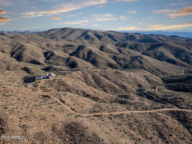 5975 W AURORA HILLS Road, Morristown, AZ 85342