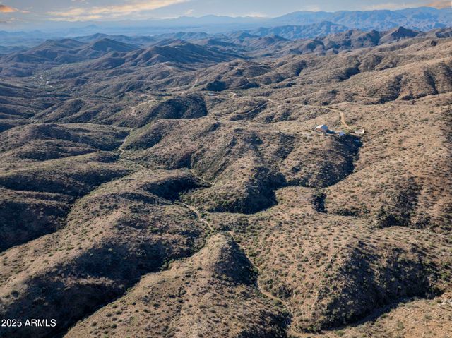 5975 W AURORA HILLS Road, Morristown, AZ 85342