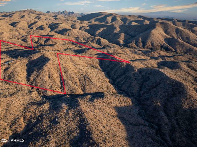 5975 W AURORA HILLS Road, Morristown, AZ 85342