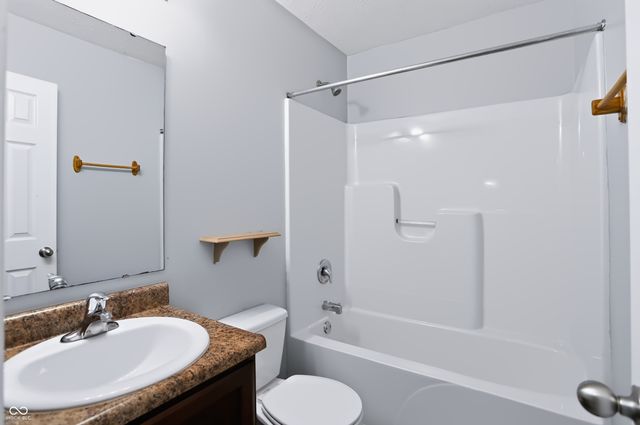 3442 Enclave Lane, Greenwood, IN 46143