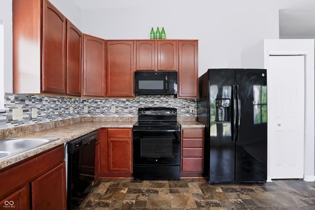 3442 Enclave Lane, Greenwood, IN 46143