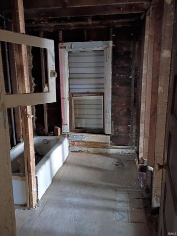 416 E Creighton Avenue, Fort Wayne, IN 46803