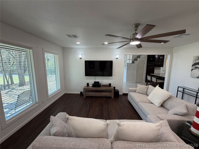 60 N Timberlane Cove Road, Cleveland, OK 74020