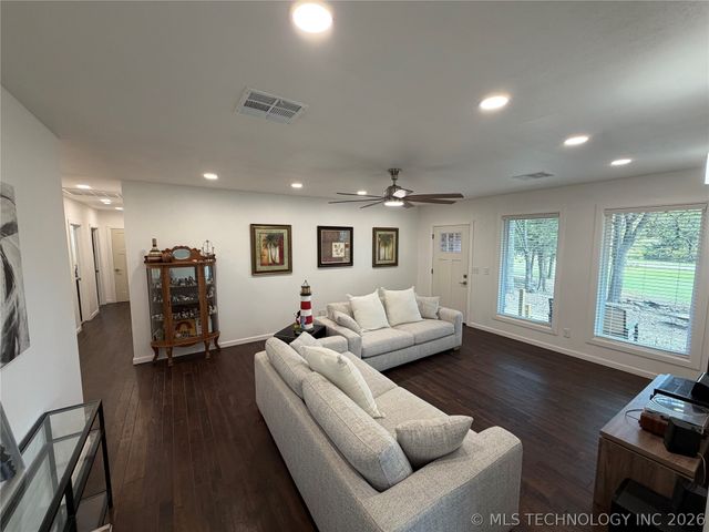 60 N Timberlane Cove Road, Cleveland, OK 74020