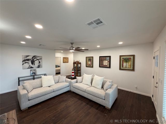 60 N Timberlane Cove Road, Cleveland, OK 74020