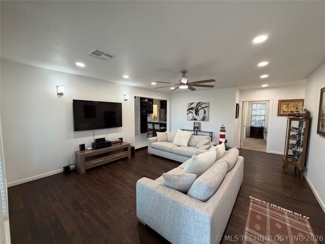 60 N Timberlane Cove Road, Cleveland, OK 74020