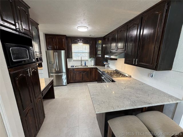 60 N Timberlane Cove Road, Cleveland, OK 74020