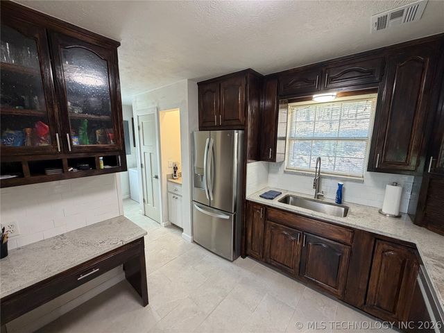 60 N Timberlane Cove Road, Cleveland, OK 74020