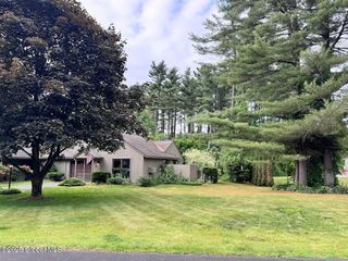 7 Queen Ann Court, Queensbury, NY 12804