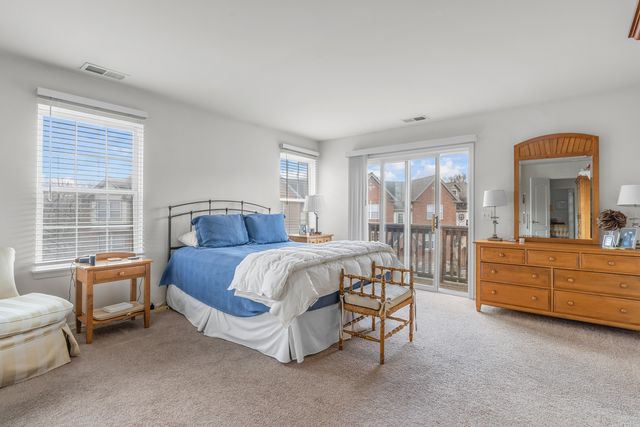 112 Enclave Drive, Mount Prospect, IL 60056