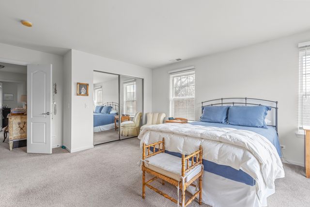 112 Enclave Drive, Mount Prospect, IL 60056