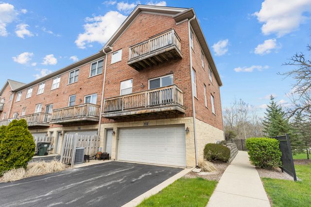 112 Enclave Drive, Mount Prospect, IL 60056