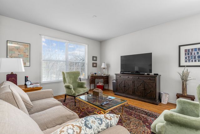 112 Enclave Drive, Mount Prospect, IL 60056
