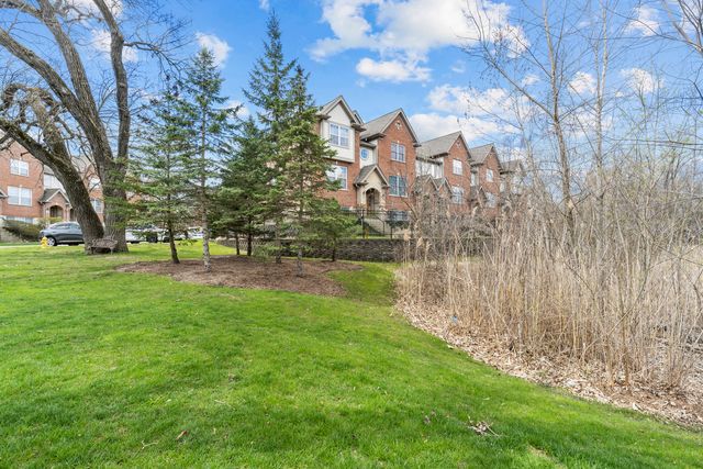 112 Enclave Drive, Mount Prospect, IL 60056