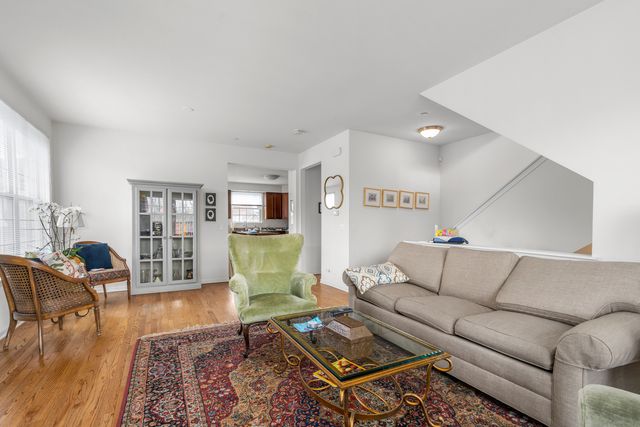 112 Enclave Drive, Mount Prospect, IL 60056