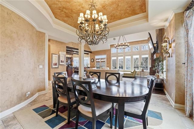 7060 N National Drive, Parkville, MO 64152