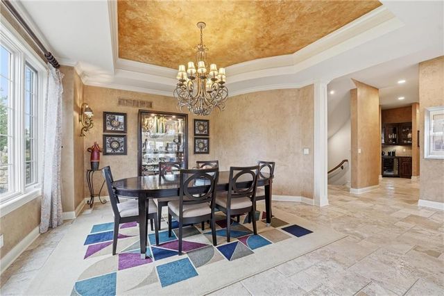 7060 N National Drive, Parkville, MO 64152