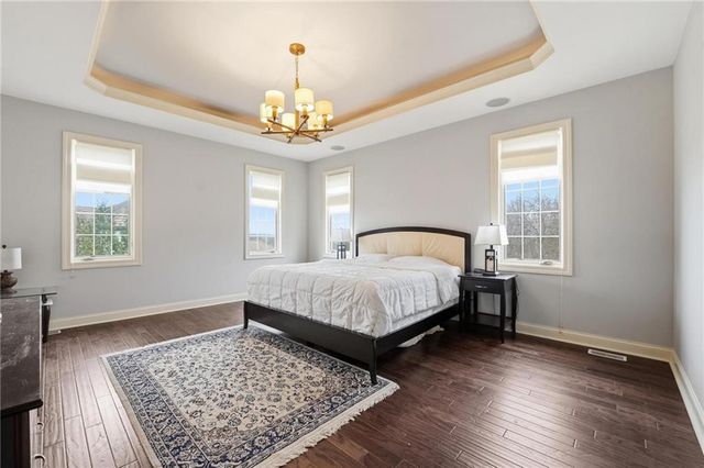 7060 N National Drive, Parkville, MO 64152