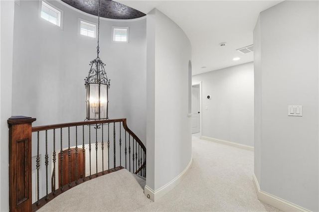 7060 N National Drive, Parkville, MO 64152