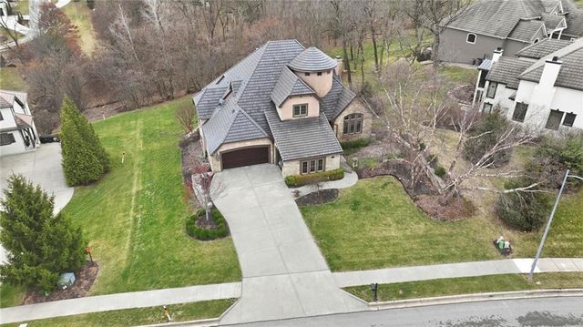 7060 N National Drive, Parkville, MO 64152