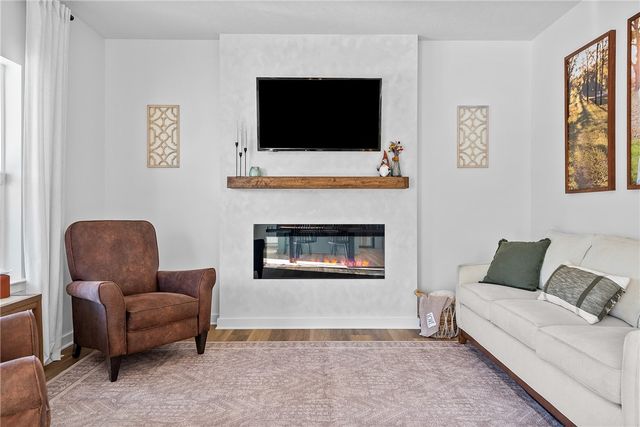 125 Hidden Springs Dr, Connoquenessing Boro, PA 16053