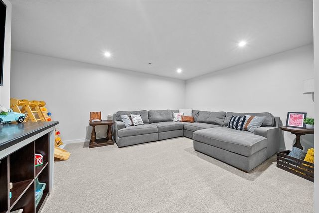 125 Hidden Springs Dr, Connoquenessing Boro, PA 16053