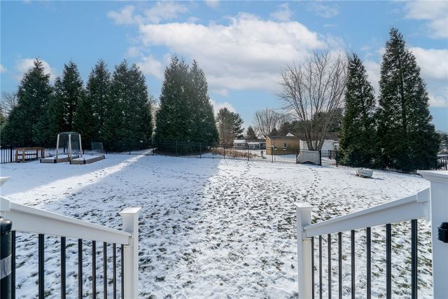 125 Hidden Springs Dr, Connoquenessing Boro, PA 16053