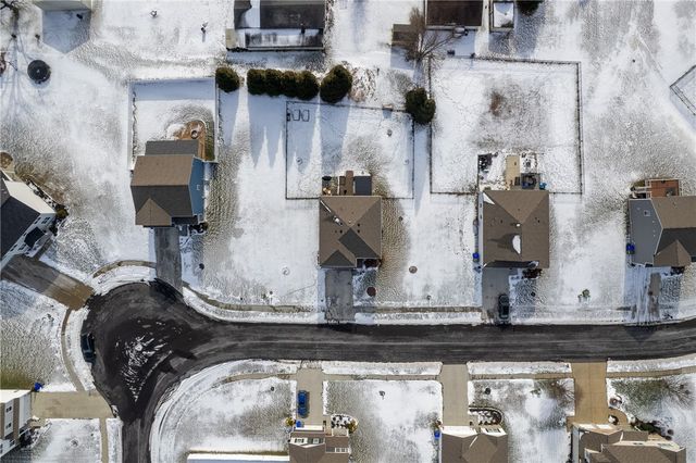 125 Hidden Springs Dr, Connoquenessing Boro, PA 16053