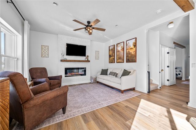 125 Hidden Springs Dr, Connoquenessing Boro, PA 16053