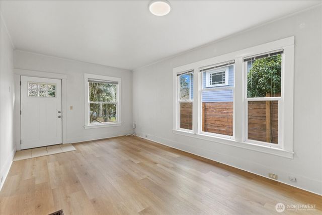 7361 17th Avenue NW, Seattle, WA 98117