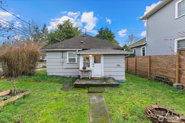 7361 17th Avenue NW, Seattle, WA 98117