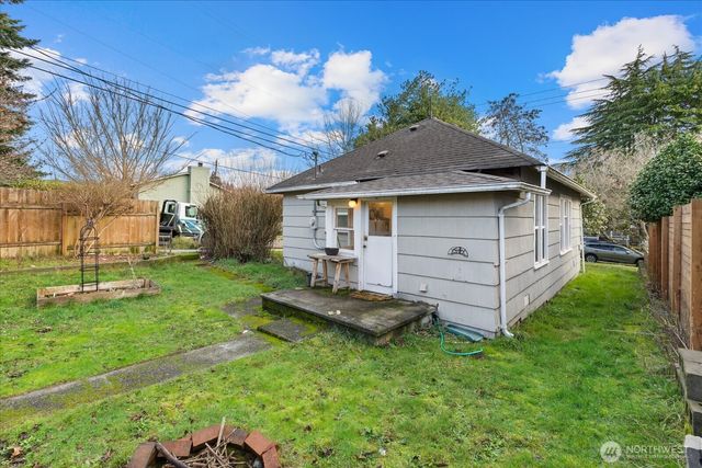 7361 17th Avenue NW, Seattle, WA 98117