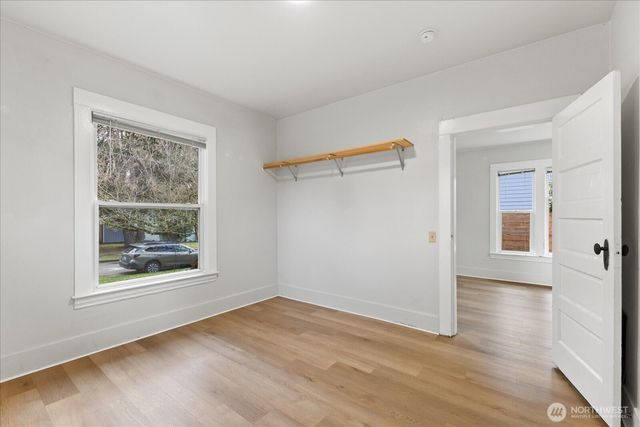 7361 17th Avenue NW, Seattle, WA 98117