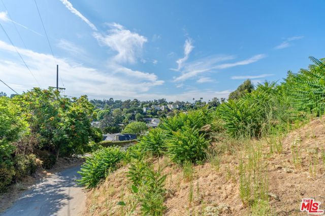 2100 Avon Street, Los Angeles, CA 90026