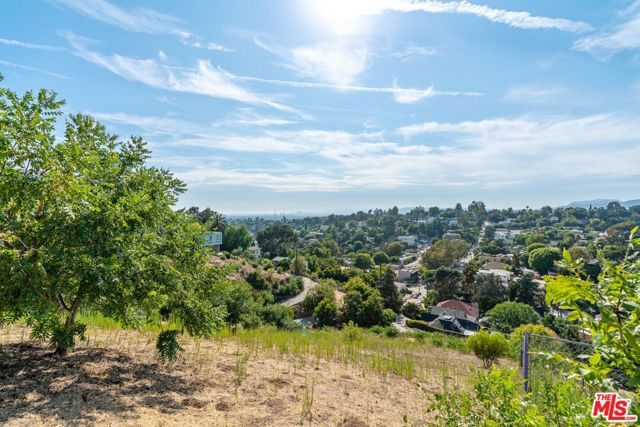 2100 Avon Street, Los Angeles, CA 90026