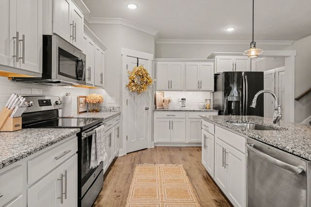 336 Rockcastle Dr, Murfreesboro, TN 37128