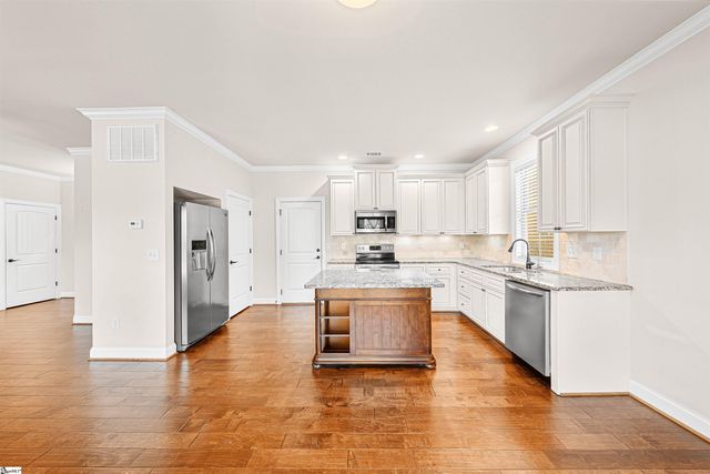330 Belle Oaks Drive, Simpsonville, SC 29680